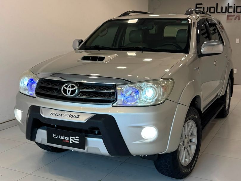 Toyota Hilux SW4 SRV D4-D 4x4 3.0 TDI Dies. Aut
