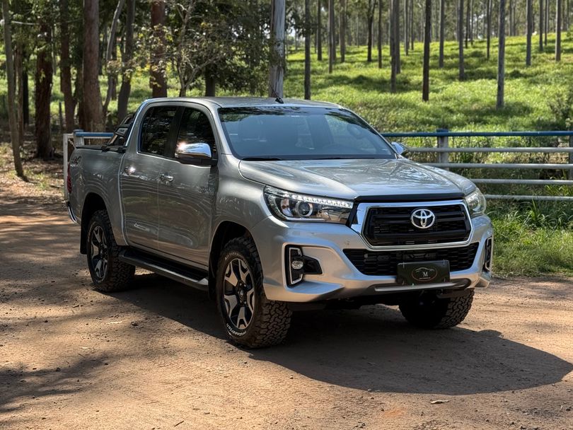 Toyota Hilux CD SRX 4x4 2.8 TDI 16V Diesel Aut.