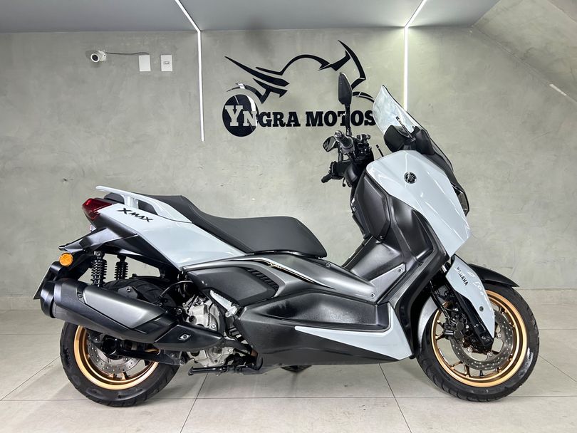 YAMAHA XMAX 300 CONNECTED 