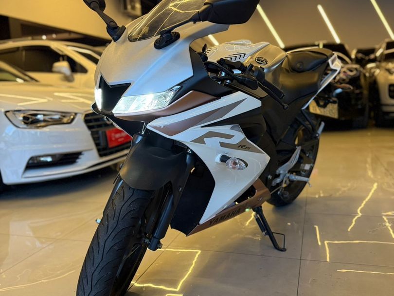 YAMAHA YZF R-15 155 ABS