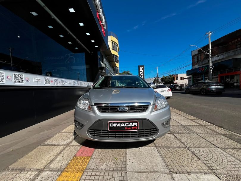 Ford Focus Sedan 2.0 16V/2.0 16V Flex 4p