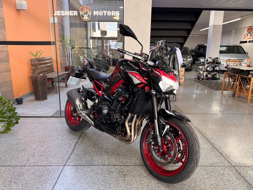 KAWASAKI Z900