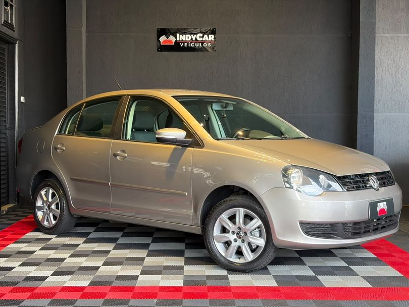VolksWagen Polo Sedan 1.6 Mi Total Flex 8V 4p