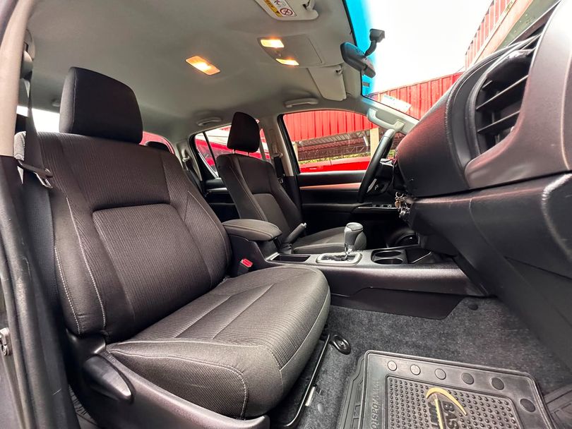 Toyota Hilux CD SR 4x4 2.8 TDI Diesel Aut.