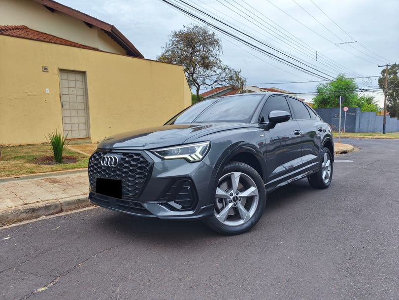 Audi Q3 SPB Perf. Black 2.0 TFSI Tipt. Quat.