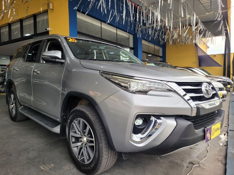 Toyota Hilux SW4 SRX 4x4 2.8 TDI 16V Dies. Aut.