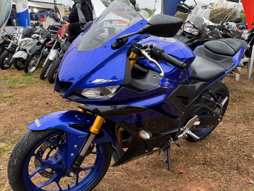 YAMAHA YZF R-3 321/ABS