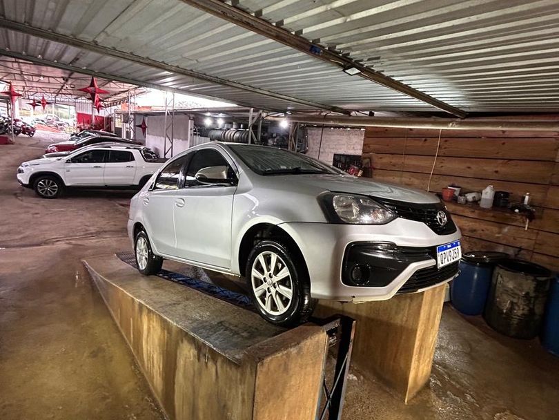 Toyota ETIOS X Plus 1.5 Flex 16V 5p Aut.