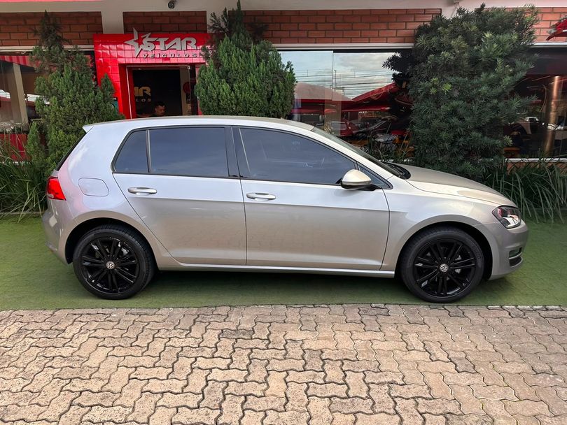 VolksWagen Golf Comfortline 1.0 TSI Total Flex Mec.