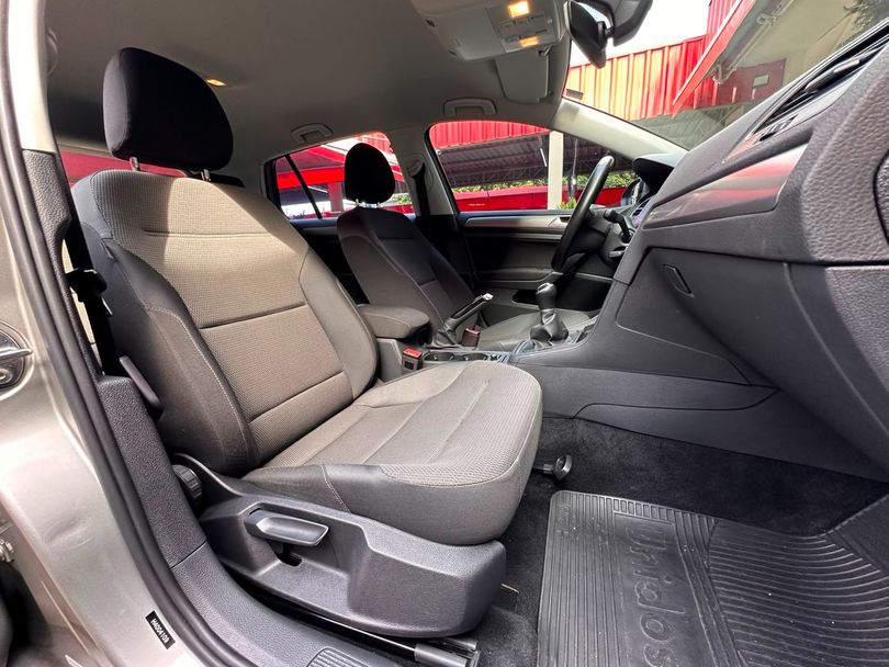 VolksWagen Golf Comfortline 1.0 TSI Total Flex Mec.