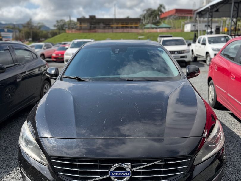 Volvo S60 T-5 MOMENTUM 2.0 245cv 4p