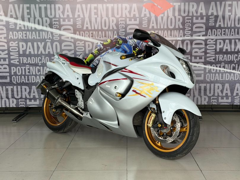 SUZUKI Motos Branco Pearl com Rodas Douradas