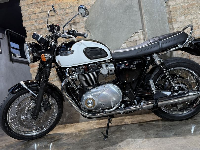 TRIUMPH BONNEVILLE T120
