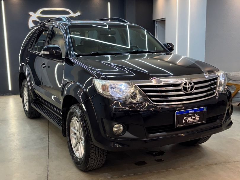 Toyota Hilux SW4 SR 4x2 2.7/ 2.7 Flex 16V Aut.