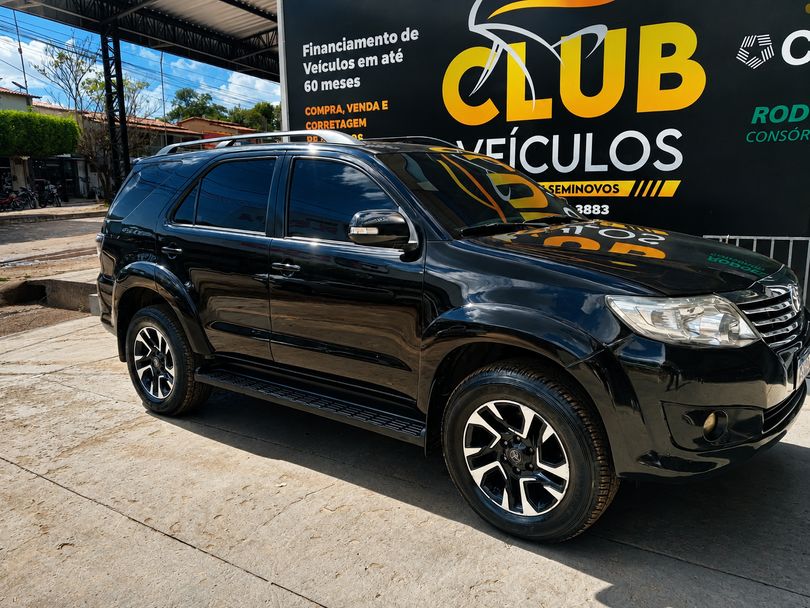 Toyota Hilux SW4 SR 4x2 2.7/ 2.7 Flex 16V Aut.