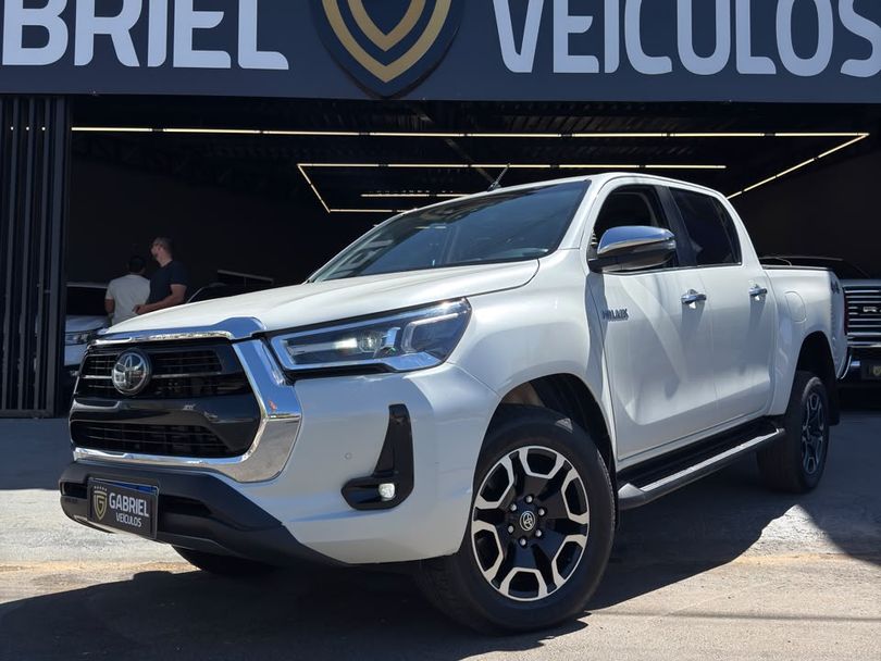 Toyota Hilux CD SRX 4x4 2.8 TDI 16V Diesel Aut.