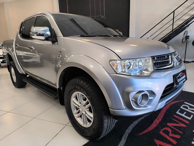 Mitsubishi L200 Triton HLS 2.4 Flex 16V CD Mec.