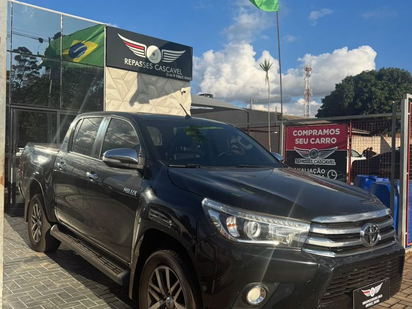 Toyota Hilux SW4 SRX 4x4 2.8 TDI 16V Dies. Aut.