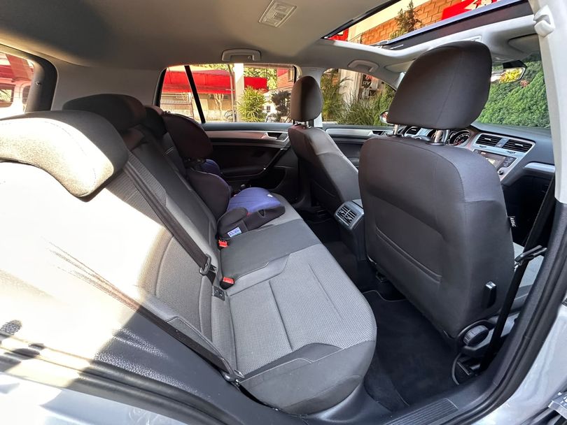 VolksWagen Golf Comfortline 1.0 TSI Total Flex Mec.