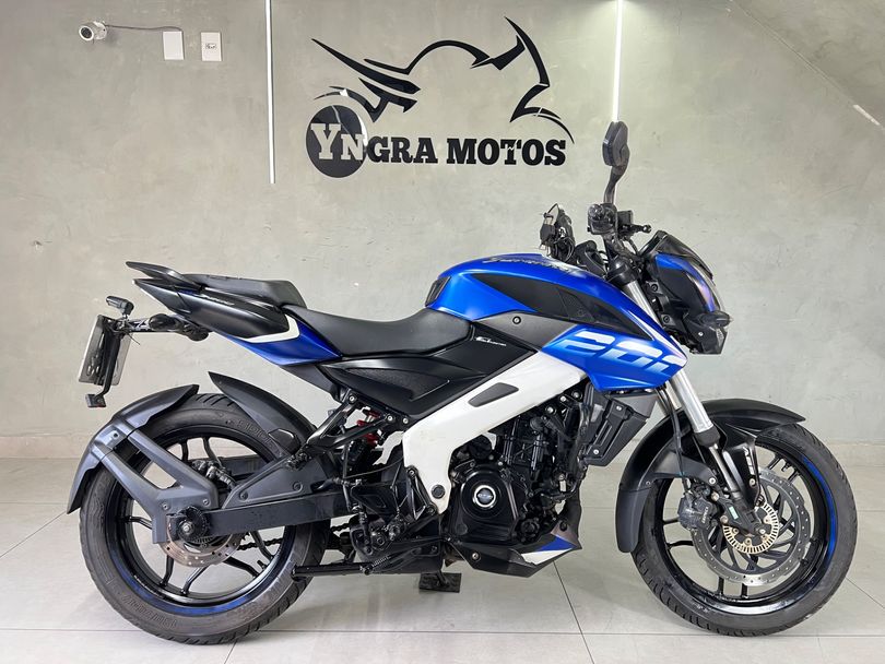 BAJAJ DOMINAR 200