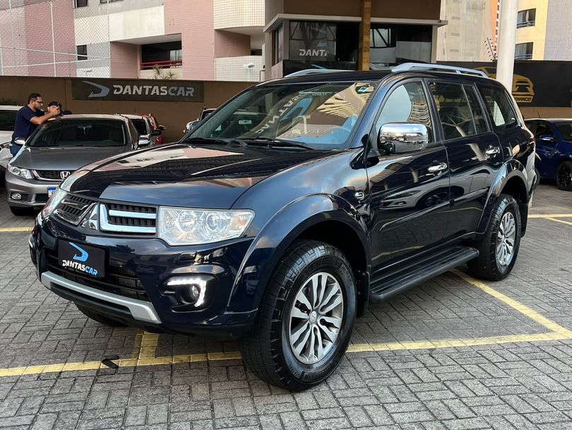 Mitsubishi Pajero HPE 3.2 4x4 T.I. Dies. 5p Aut.