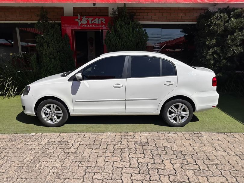 VolksWagen Polo Sedan I MOTION  1.6 Total Flex  4p