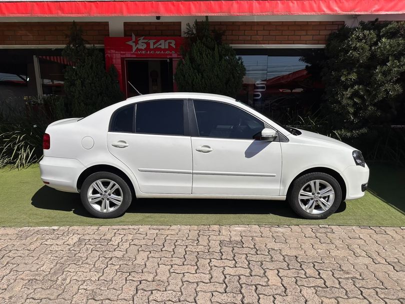 VolksWagen Polo Sedan I MOTION  1.6 Total Flex  4p