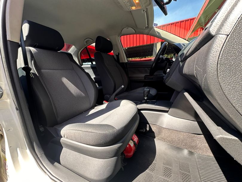VolksWagen Polo Sedan I MOTION  1.6 Total Flex  4p