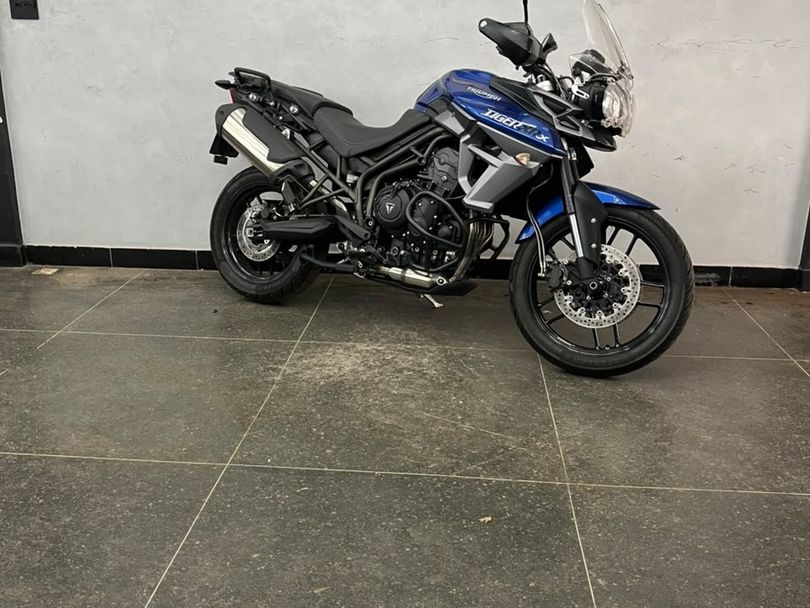 TRIUMPH TIGER 800 XRX