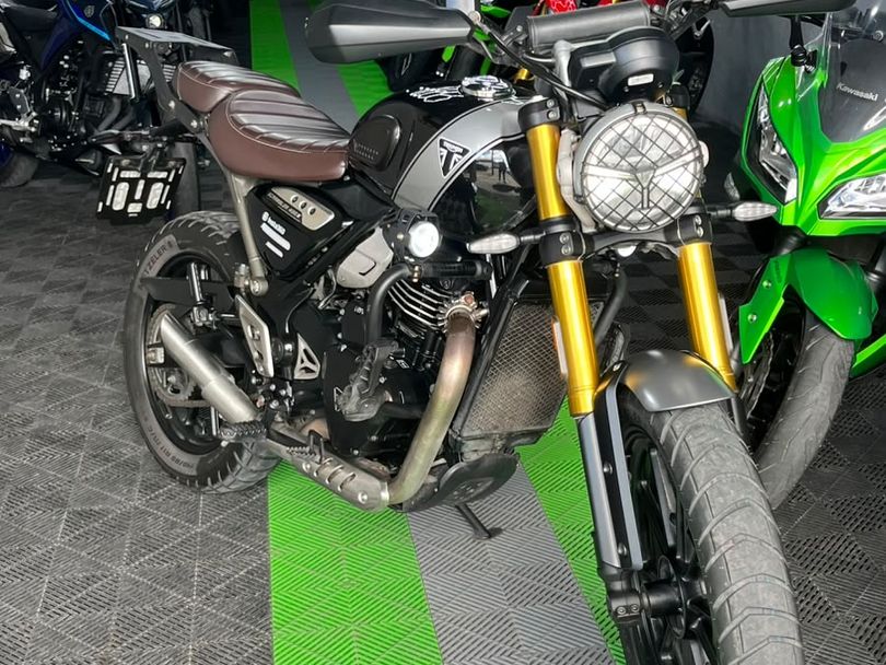TRIUMPH SCRAMBLER 400 X