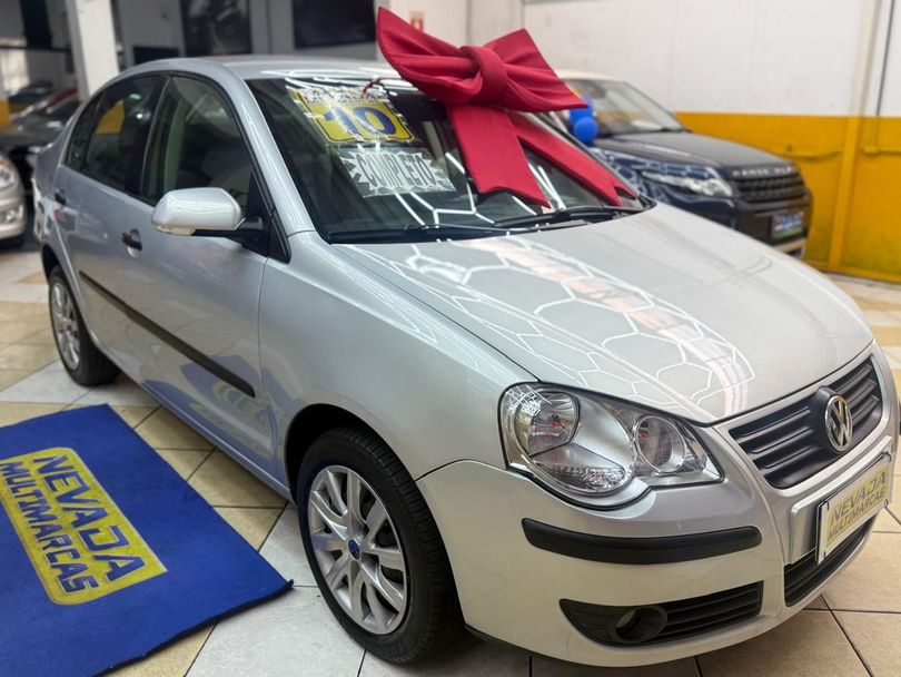 VolksWagen Polo Sedan 1.6 Mi Total Flex 8V 4p