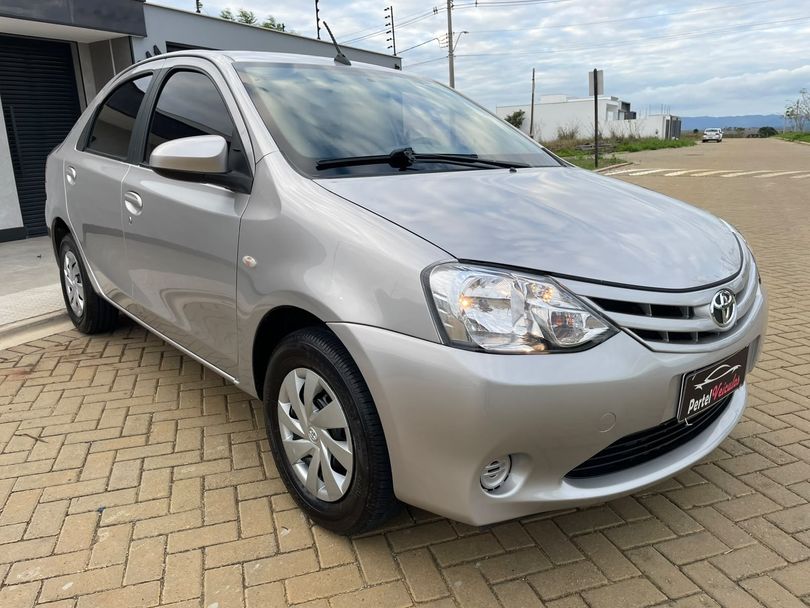 Toyota ETIOS X Sedan 1.5 Flex 16V 4p Mec.