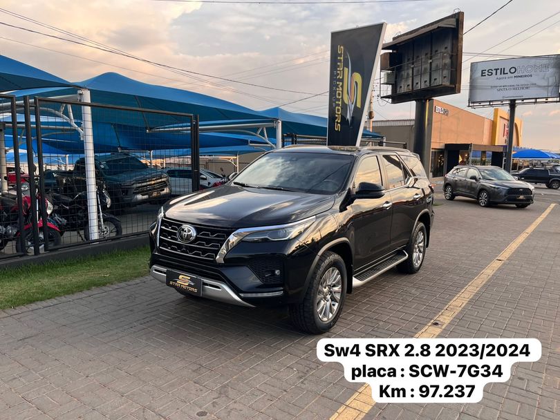 Toyota Hilux CD SRX 4x4 2.8 TDI 16V Diesel Aut.
