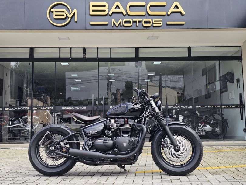 TRIUMPH BONNEVILLE BOBBER BLACK 1200cc