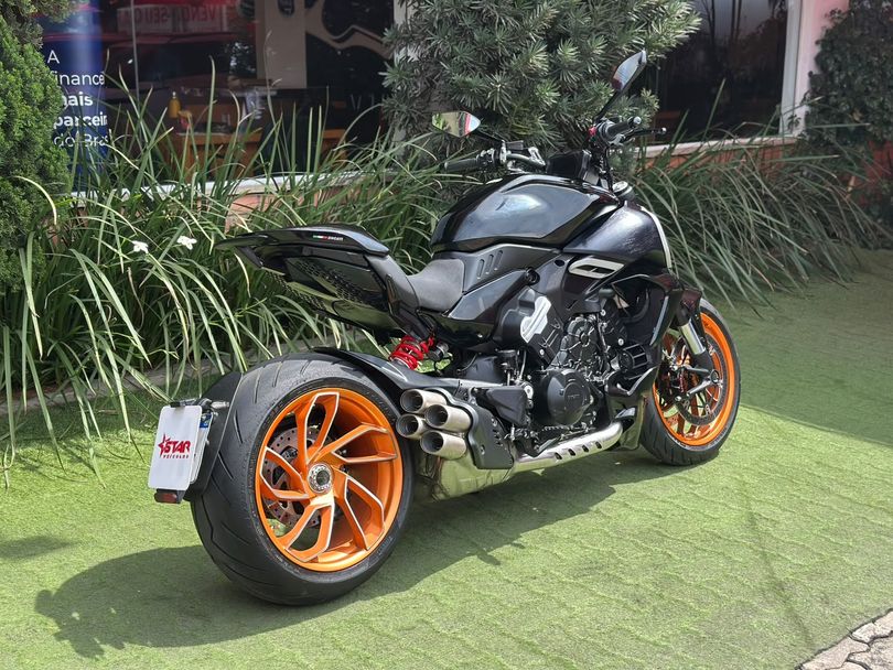 Ducati DIAVEL V4 1158