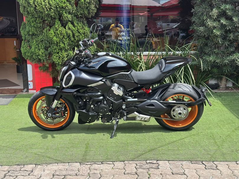 Ducati DIAVEL V4 1158
