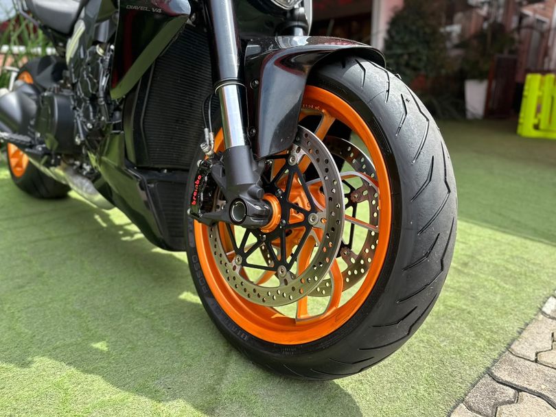 Ducati DIAVEL V4 1158