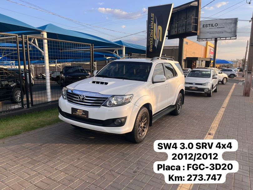 Toyota Hilux SW4 SRV D4-D 4x4 3.0 TDI Dies. Aut
