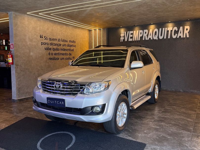 Toyota Hilux SW4 SR 4x2 2.7/ 2.7 Flex 16V Aut.
