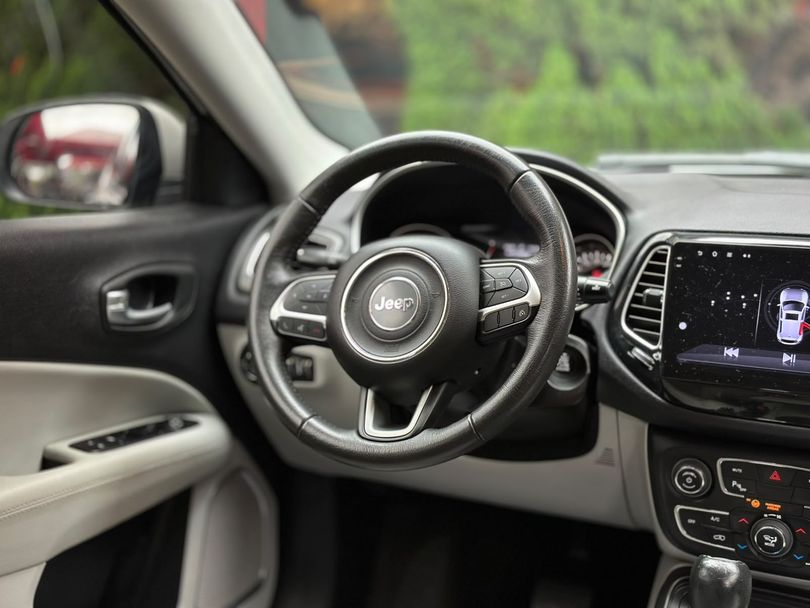 Jeep COMPASS LONGITUDE 2.0 4x4 Dies. 16V Aut.