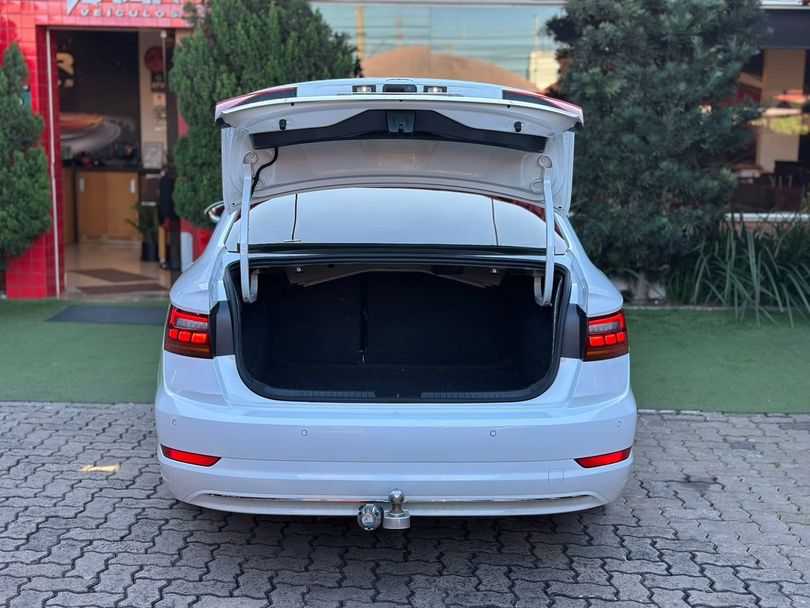 VolksWagen JETTA Comfort. 250 TSI 1.4 Flex 16v Aut.