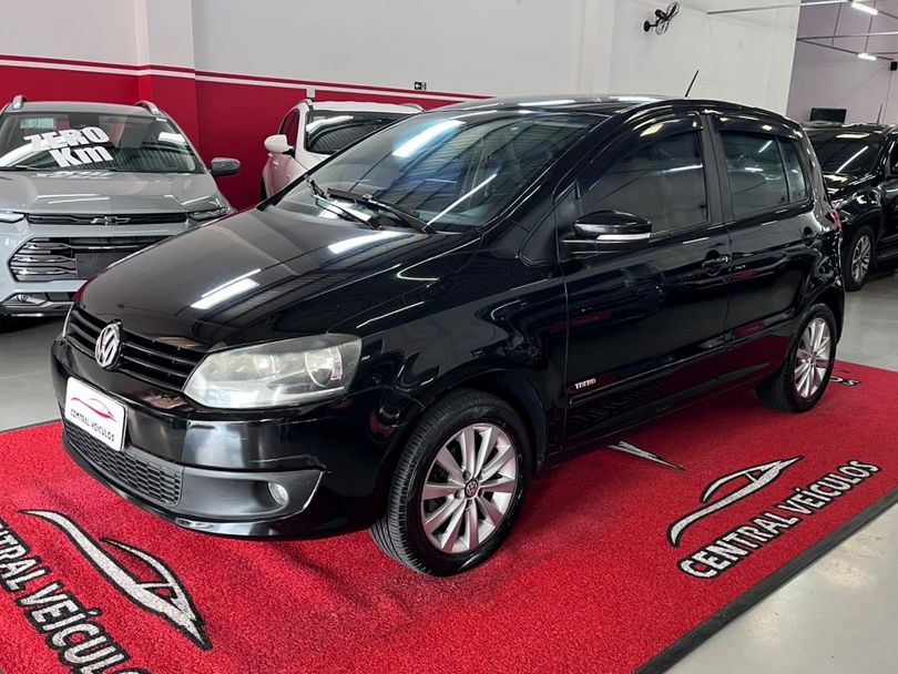 VolksWagen Fox 1.6 Mi Total Flex 8V 5p