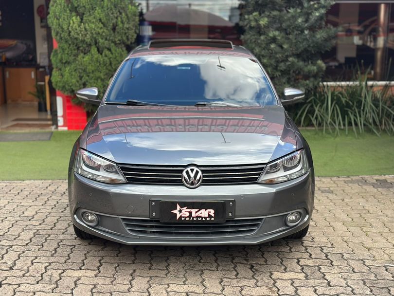 VolksWagen JETTA Comfortline 2.0 T.Flex 8V 4p Tipt.