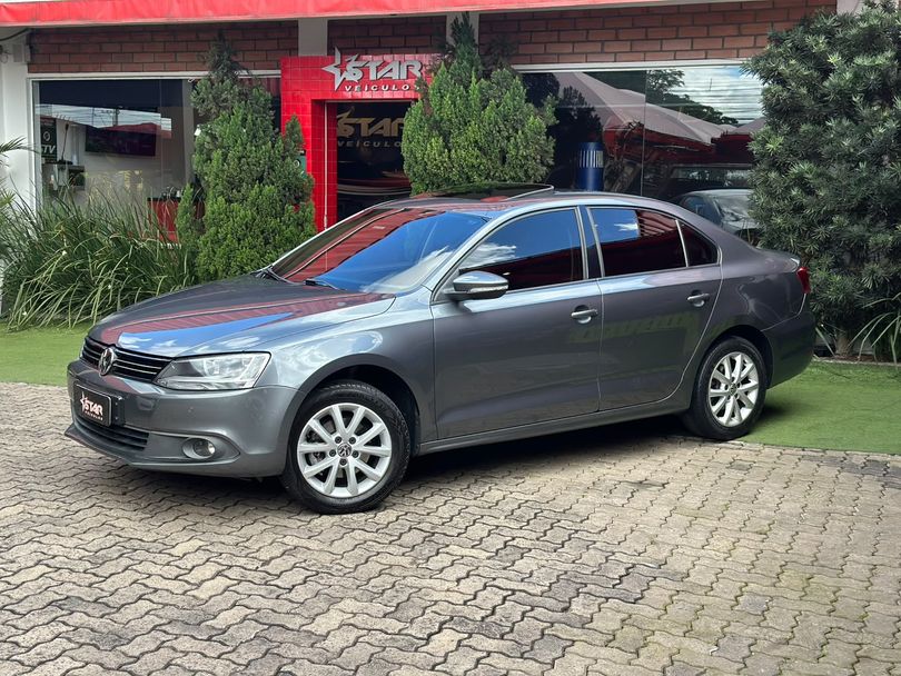 VolksWagen JETTA Comfortline 2.0 T.Flex 8V 4p Tipt.