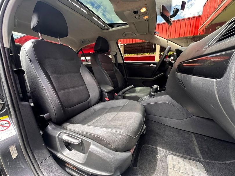 VolksWagen JETTA Comfortline 2.0 T.Flex 8V 4p Tipt.