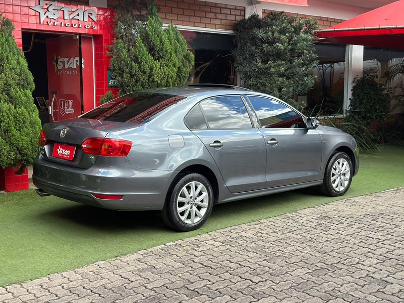 VolksWagen JETTA Comfortline 2.0 T.Flex 8V 4p Tipt.