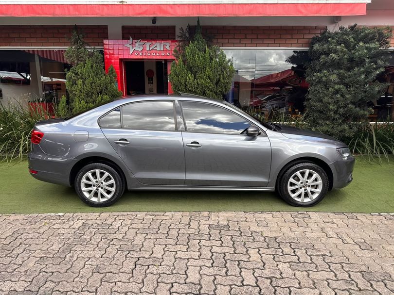 VolksWagen JETTA Comfortline 2.0 T.Flex 8V 4p Tipt.