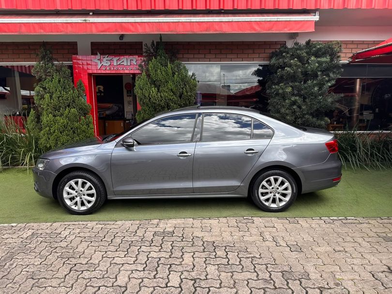 VolksWagen JETTA Comfortline 2.0 T.Flex 8V 4p Tipt.