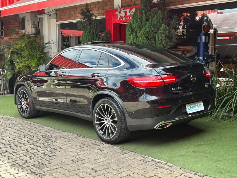 Mercedes GLC-250 Coupe 4MATIC 2.0 TB 16V Aut.