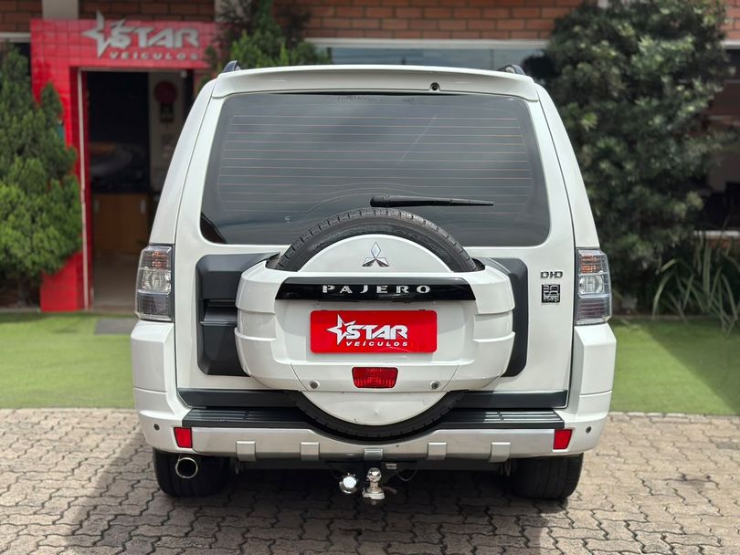 Mitsubishi Pajero HPE Full 3.2 4x4 T.I.Dies. 5p Aut